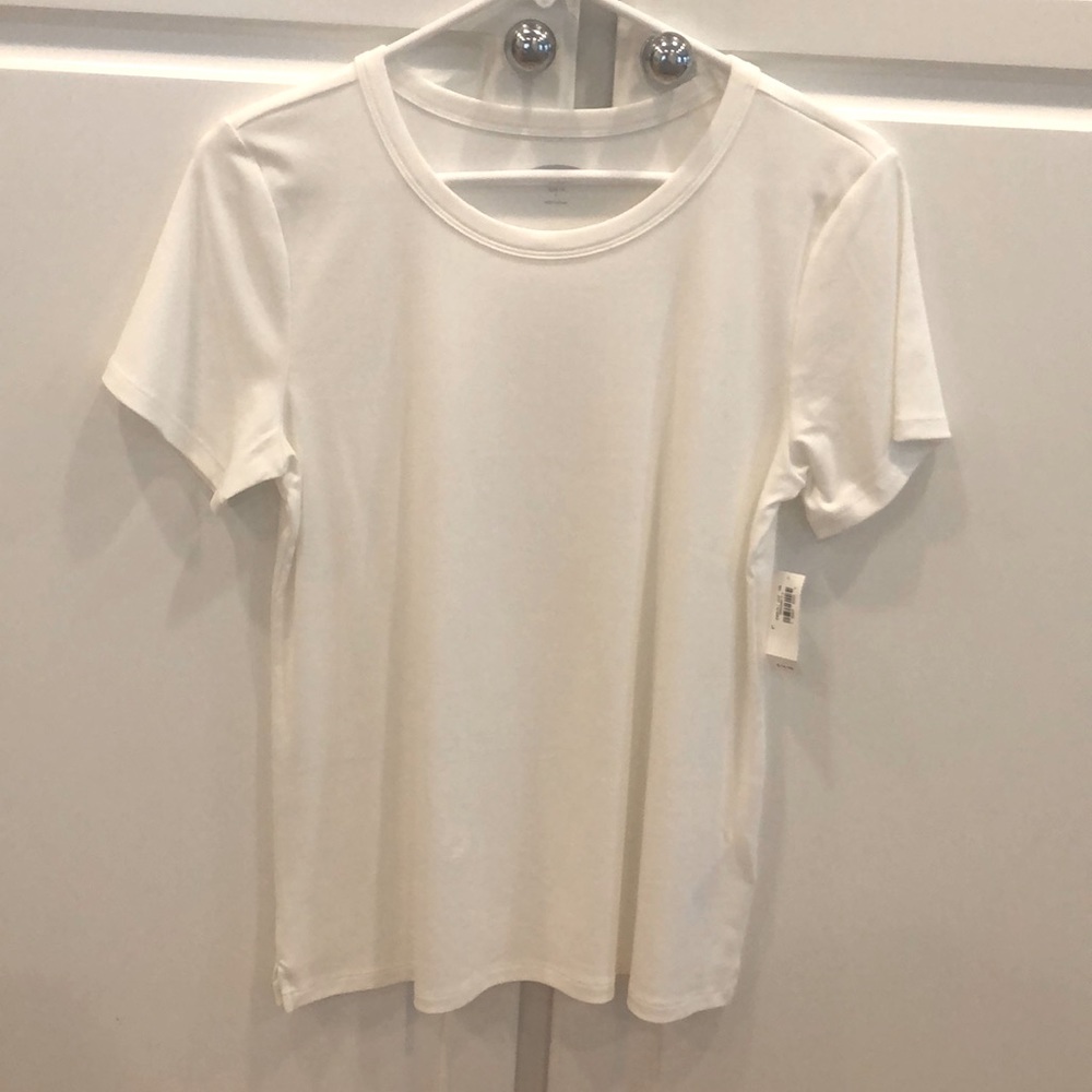 Old Navy Lady’s Tee Size Large